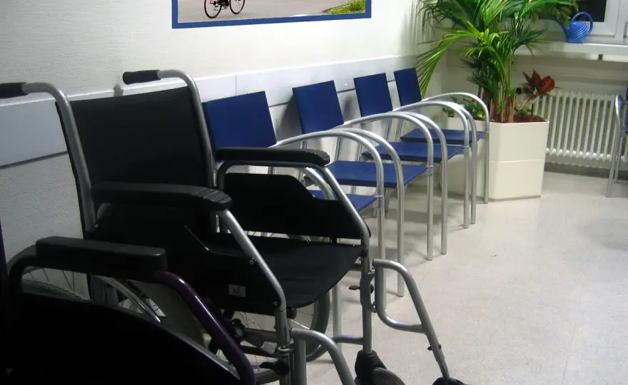 Białystok: Rehabilitacja NFZ bez czekania? Sprawdź, jak to zrobić!
