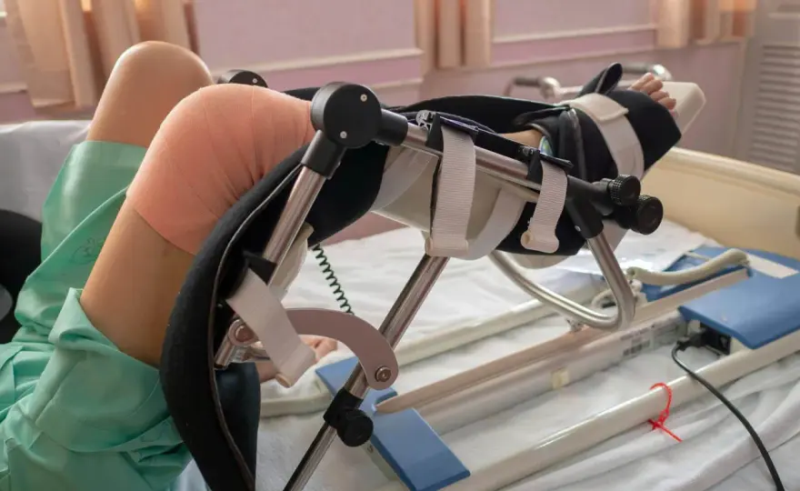 Rehabilitacja po endoprotezie kolana - jak wrócić do sprawności